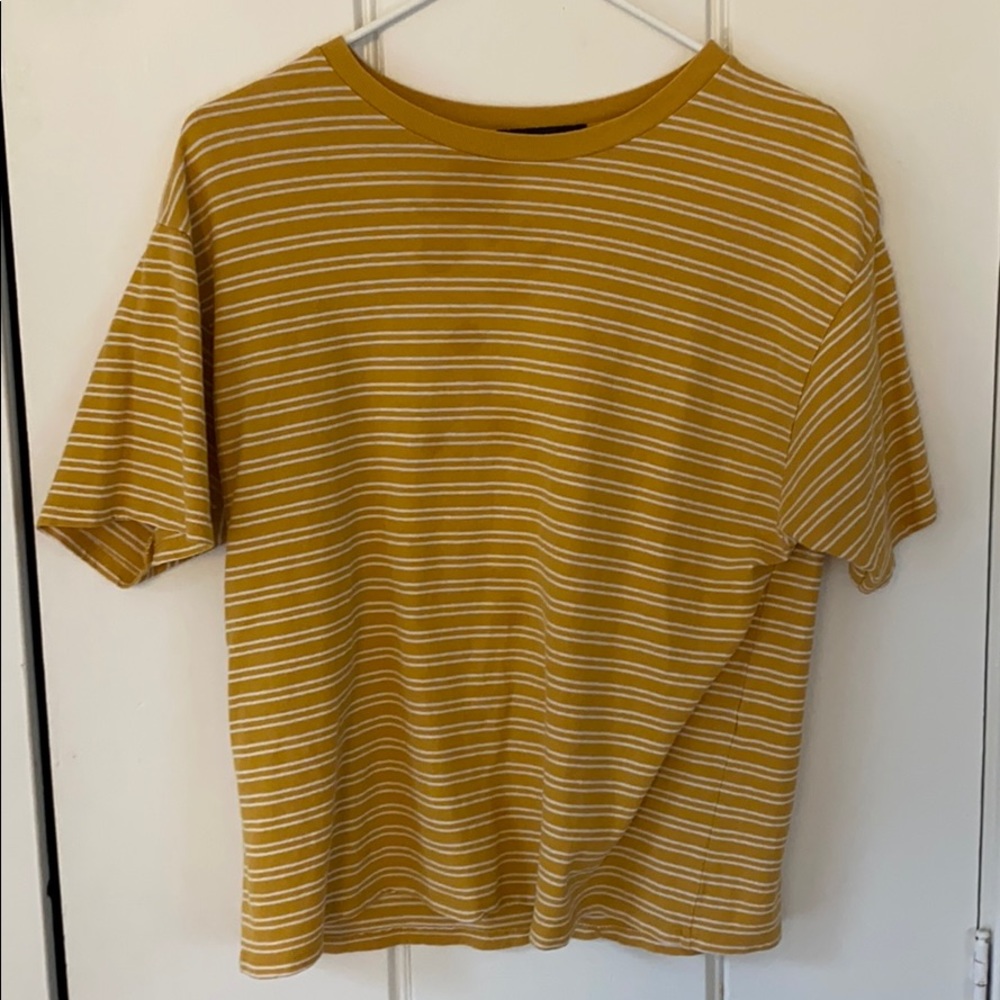 Brandy Melville Short Sleeve - Picture 3 of 4